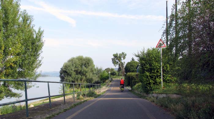 Vac-Esztergom_Hungary-bike path