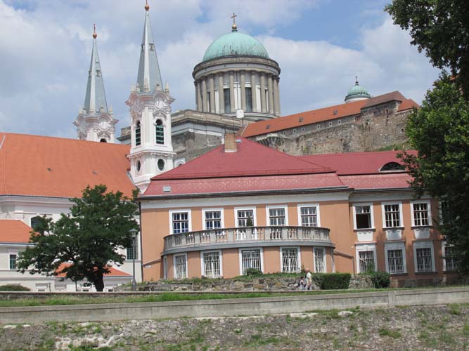 Vac-Esztergom- Basilica