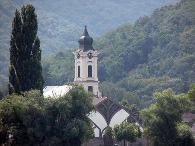 Vac-Esztergom-Visegrad Church