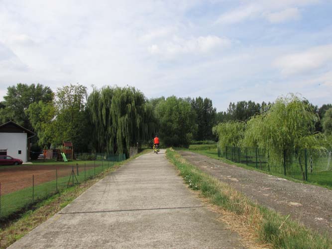 Vac-Esztergom-cycle paths-after Kismoros