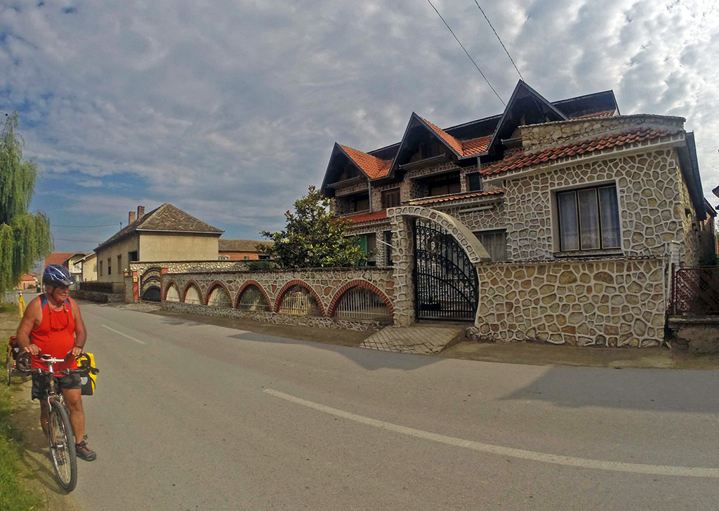 Stara Palanka-Golubac-Serbia-Nice homes
