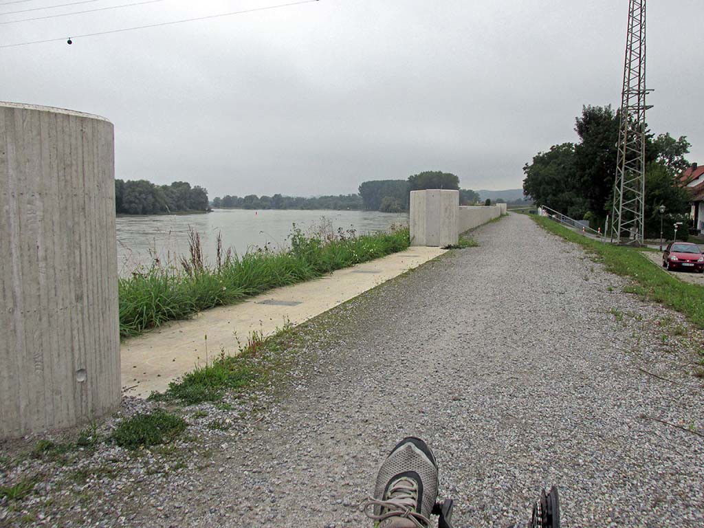 Bicycling -Vilshofen-Deggendorf-Germany-bike path