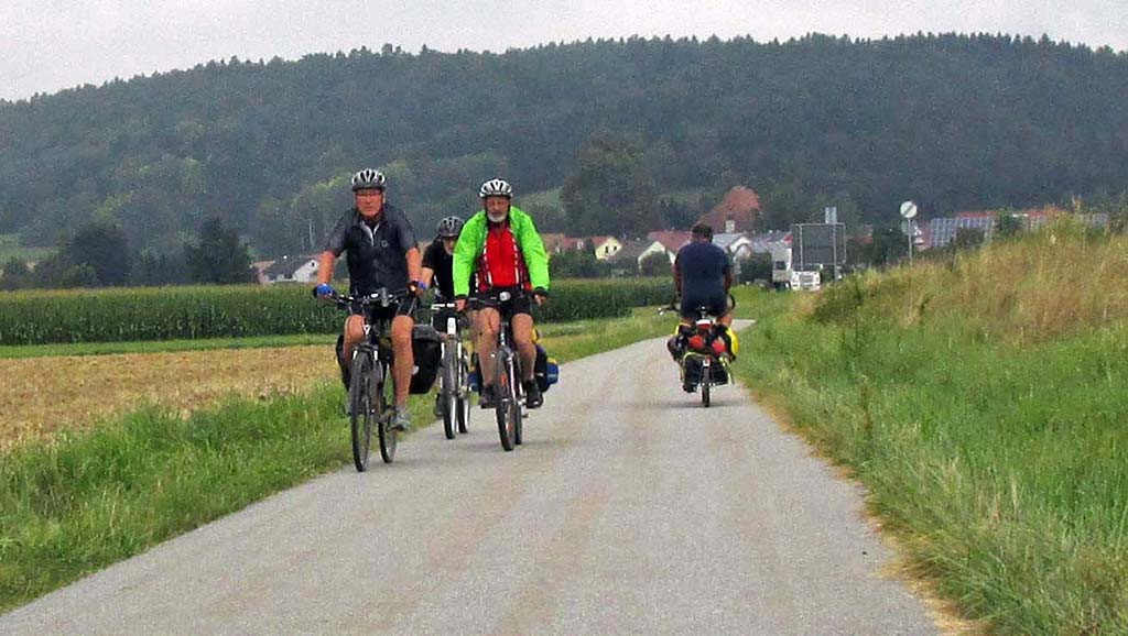 Bicycling -Vilshofen-Deggendorf-Germany-bike path