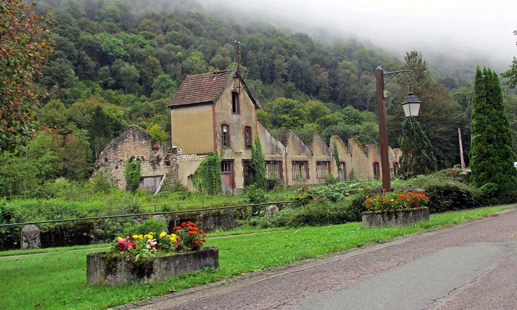 Baumes Les Dames-Ranchot-France--unknown ruins