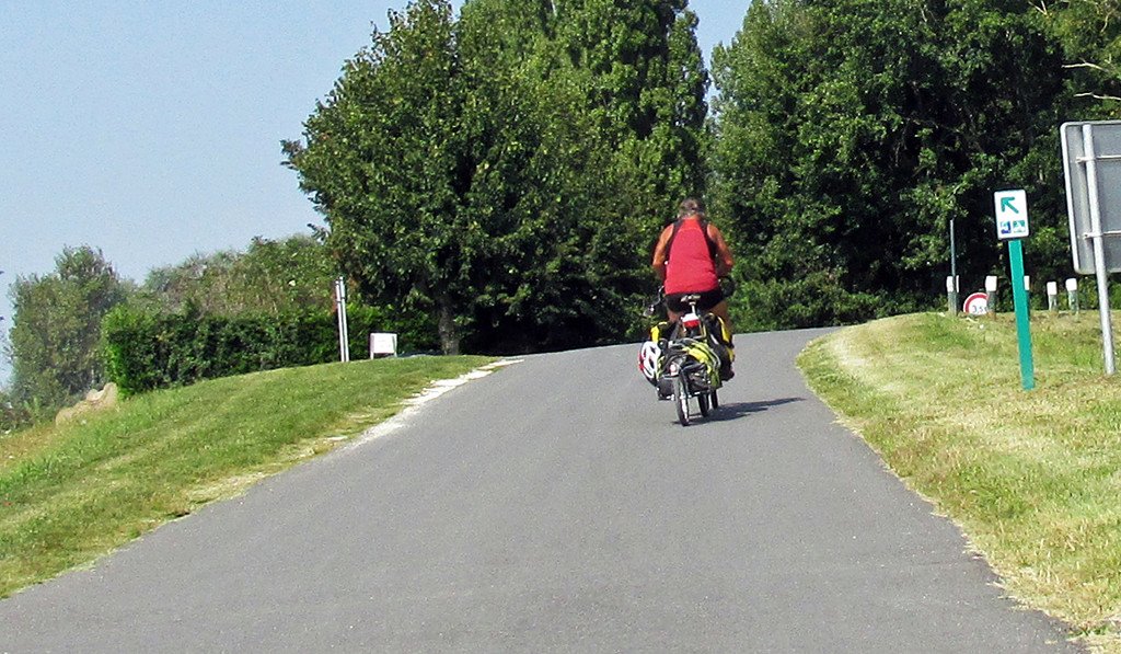 Cosne-Cours-Sur-Loire-Gien-France-bike path