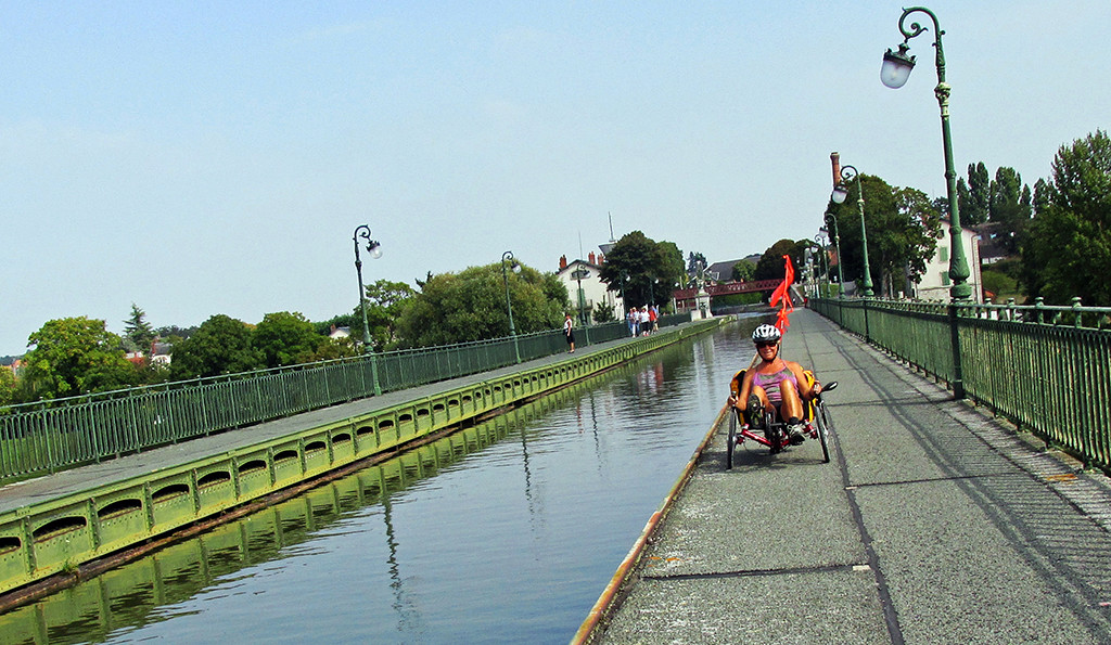 Cosne-Cours-Sur-Loire-Gien-France-Briare -pont Canal