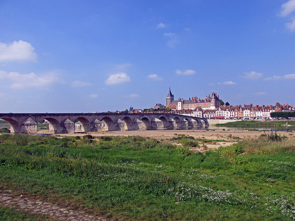 Cosne-Cours-Sur-Loire-Gien-France-Gien