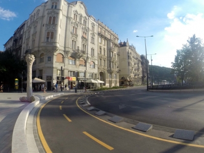 Bicycling-Hungary-Budapest-city bike paths